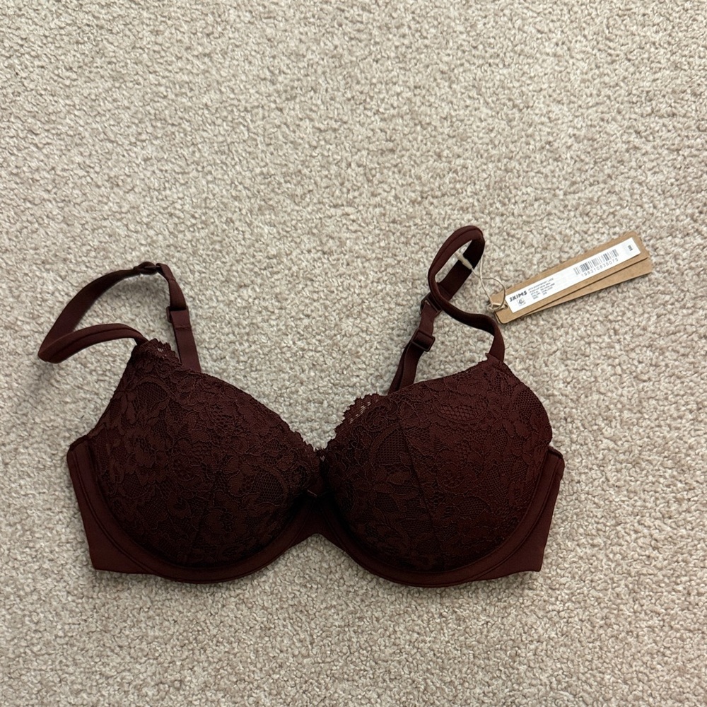 Skims push up bra 32B (NWT)
